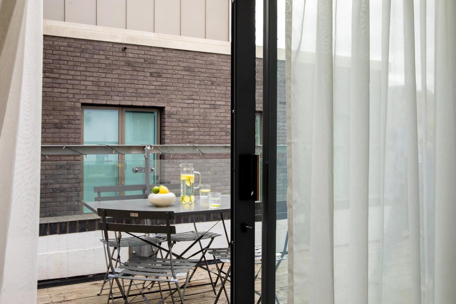Bob W Tower Hill Residences Лондон Экстерьер фото